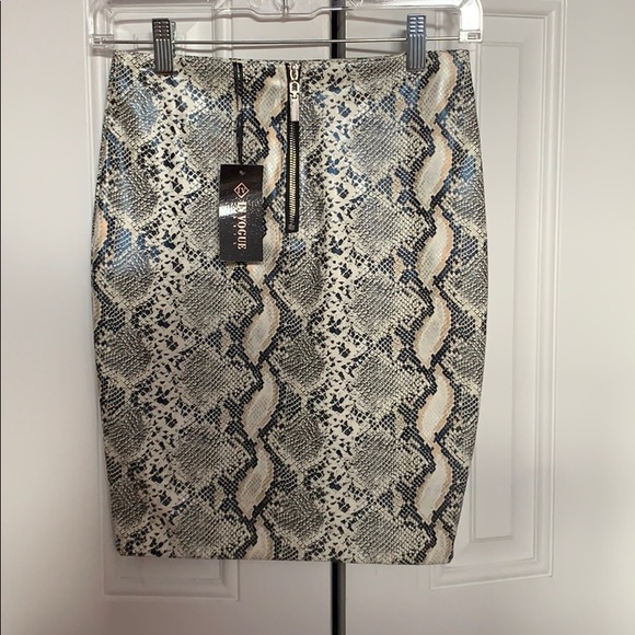 Snake Skin Pencil Skirt - Picture 2 of 2